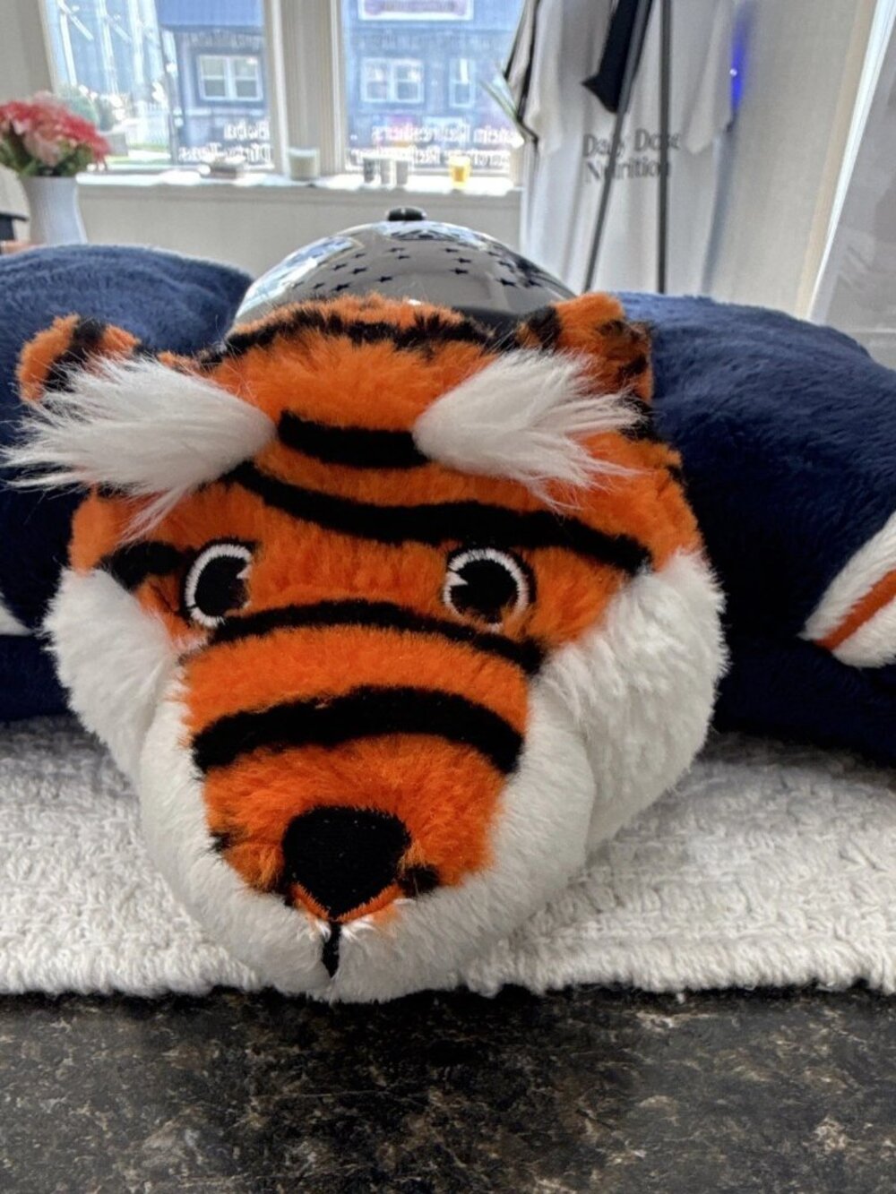 Pillow Pets Dream Lites Auburn Tigers NL Projector Timer Works Excellent!!